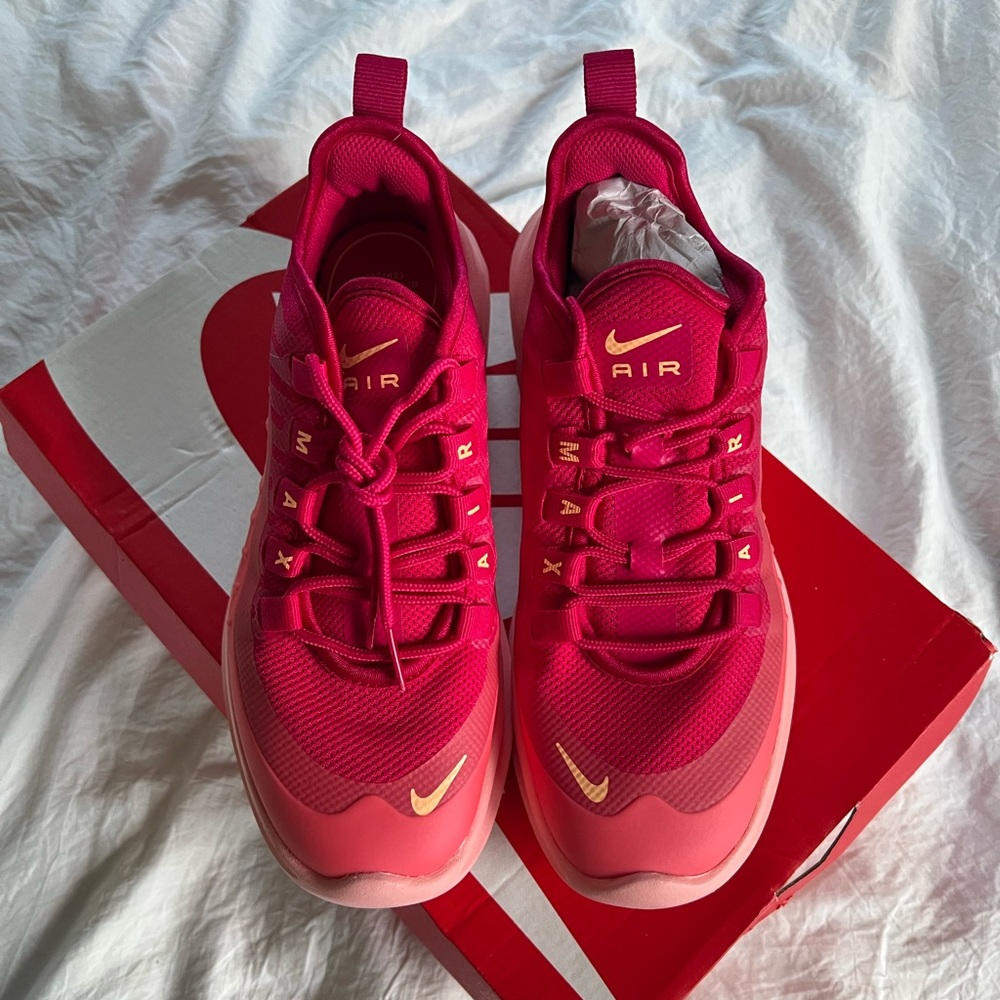 Nike Women’s Air Max Axis Sneakers